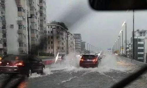 外面突然下起雨：如何应对突如其来的天气变化